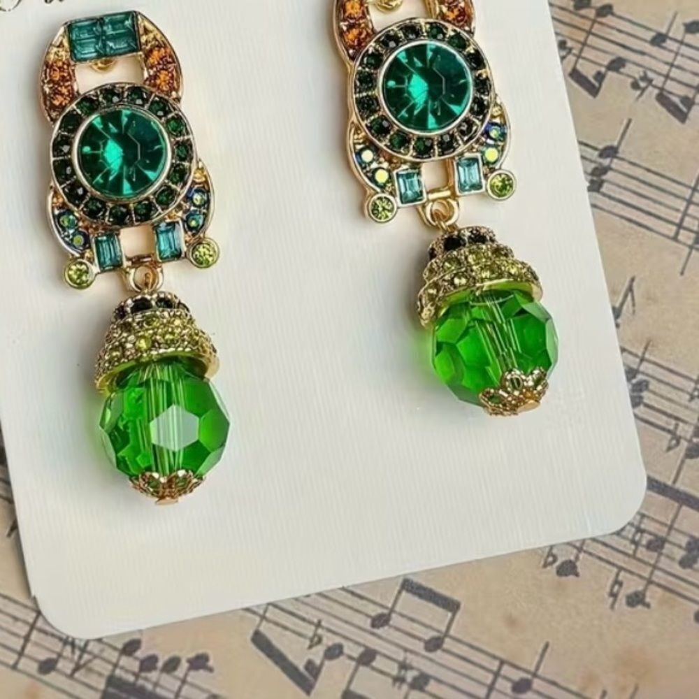 💚 NEW green crystal vintage antique style inspired drop dangle earrings 💚